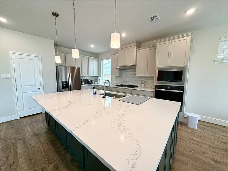 22037 Gateway Arch Dr — Photo 11