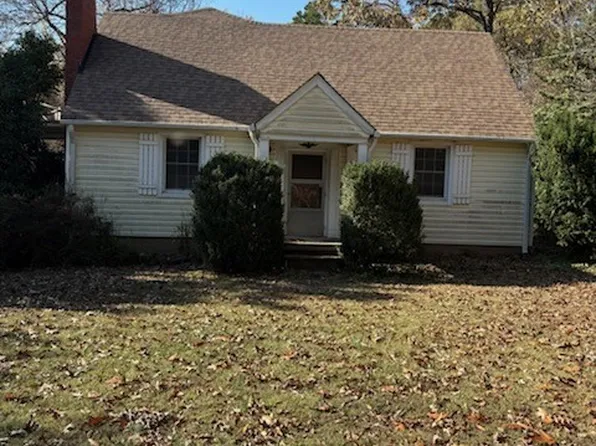 11620 Old Centralia Rd, Chester, VA 23831