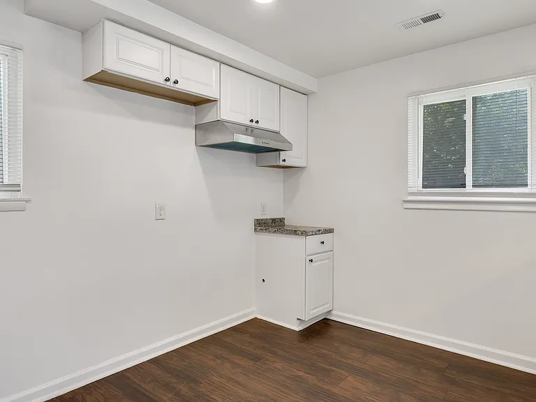 14360 Chapel St — Photo 11