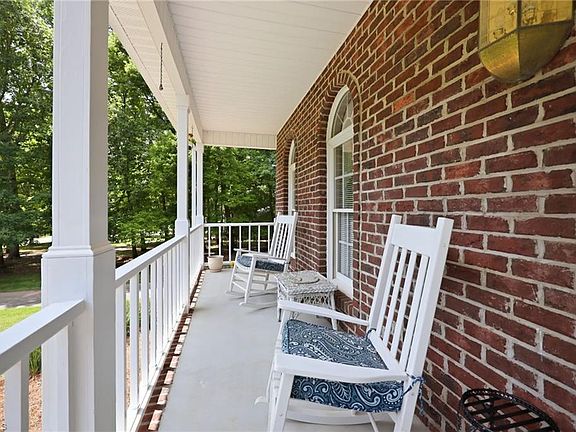 5th image of 2101 River Rd