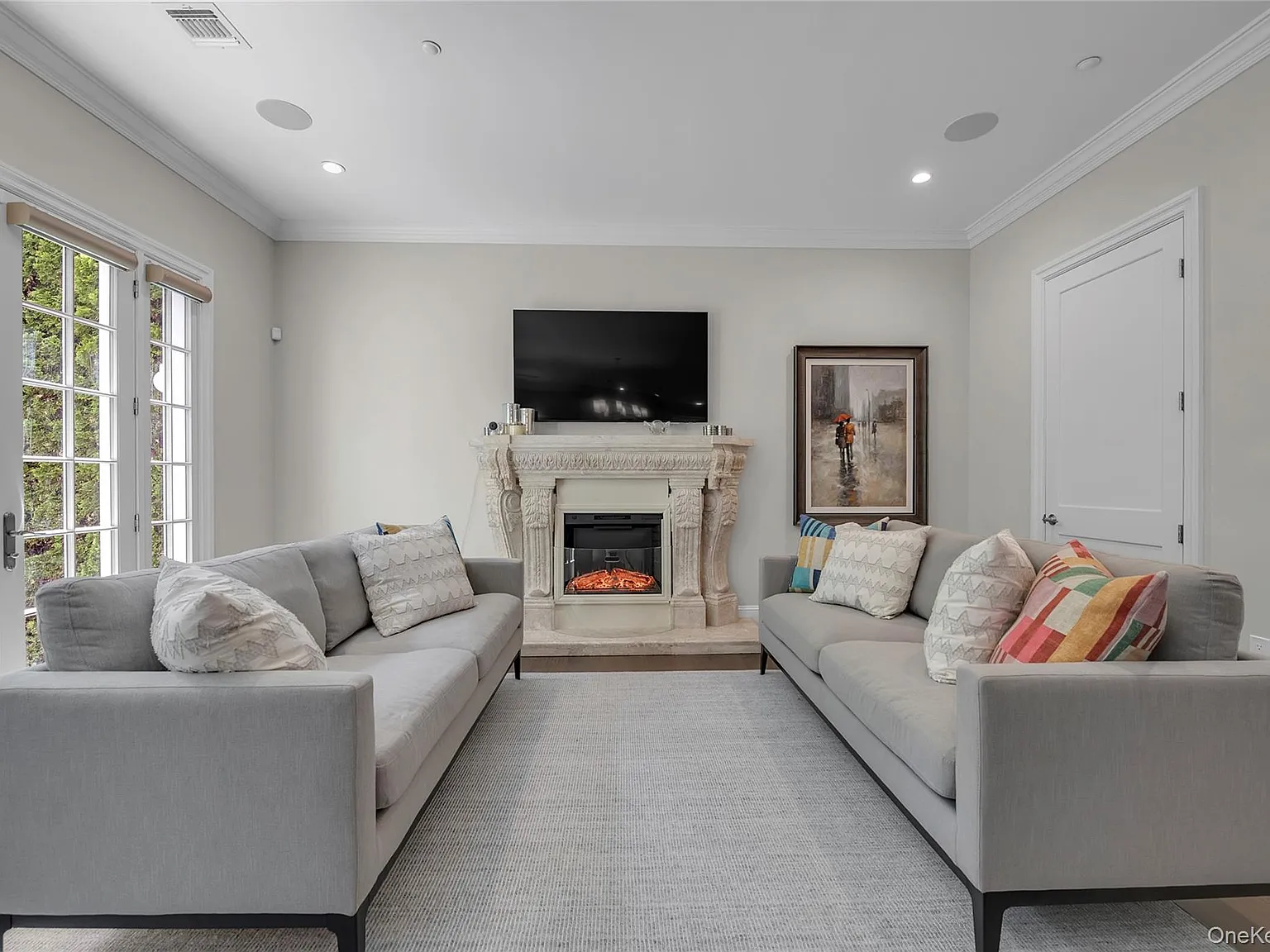 4 bed, 2.5 bath, 4000 sqft, $17,800 — Photo 2