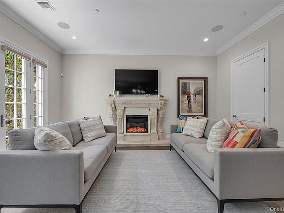 2nd image of 402 Grist Mill Cir