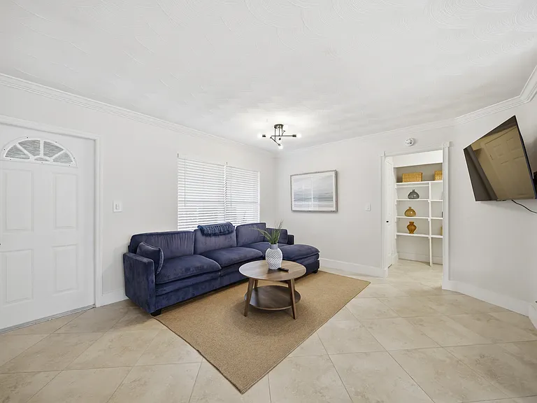 3508 SW 15th Ct — Photo 6