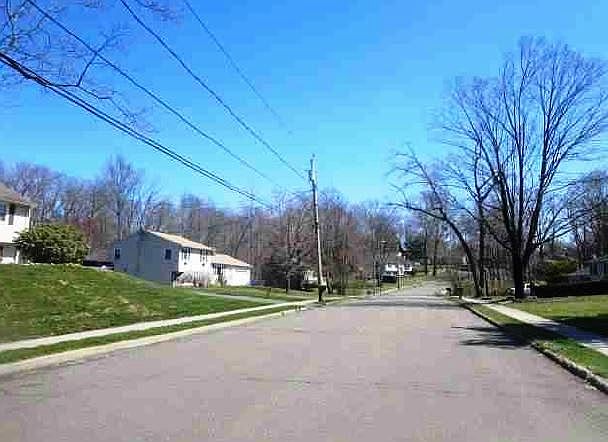 2nd image of 13 Croydon Ct