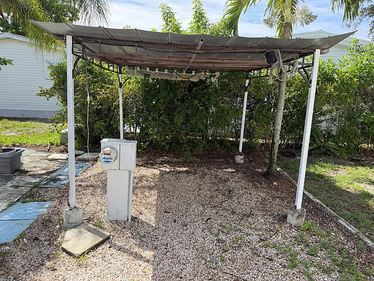 5504 Lagoon Dr — Photo 9