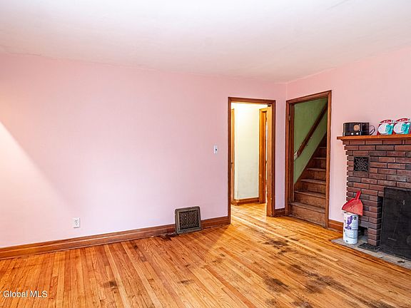 4th image of 42 Fairview Ave