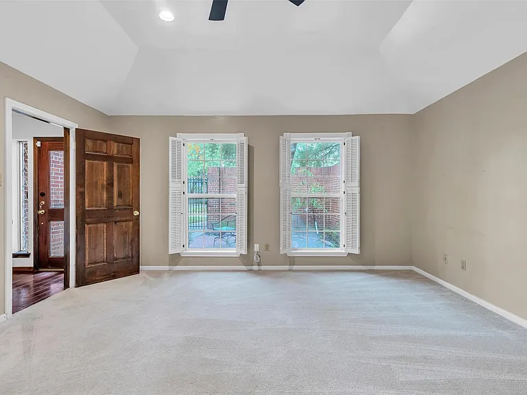 1127 Barkston Dr — Photo 25