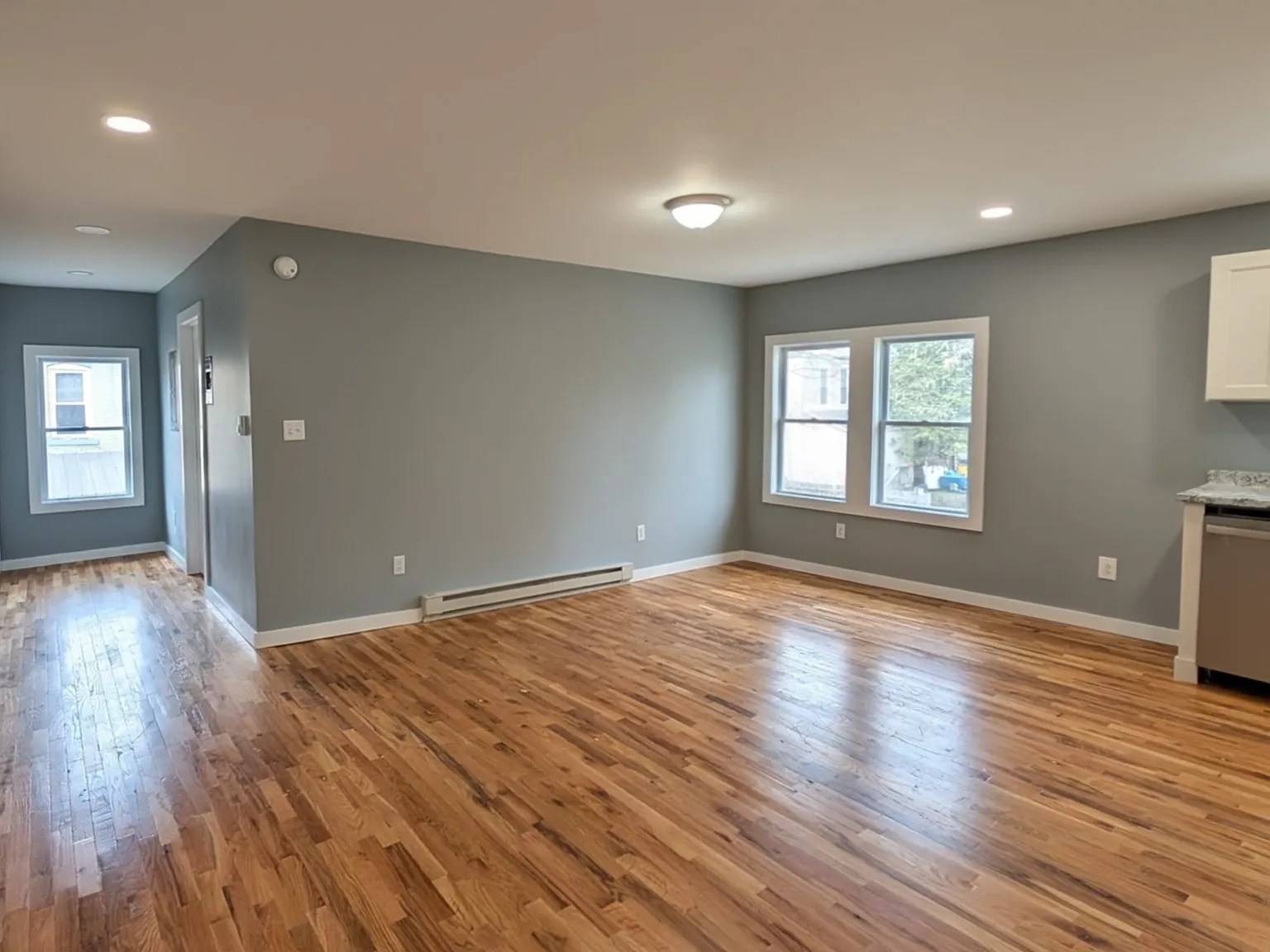 510-512 Columbia Street - 512 Upper — Photo 4