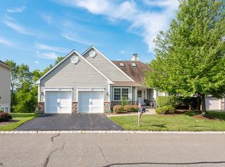 15 Wentworth Ct, Hamburg, NJ 07419