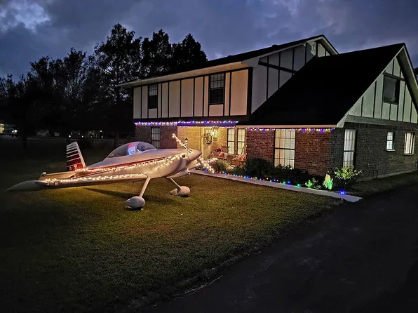 810 Starduster, Manvel, TX 77578