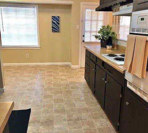 4th image of 7225 Monterrey Dr