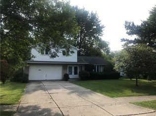 29 Brooklane Dr, Williamsville, NY 14221