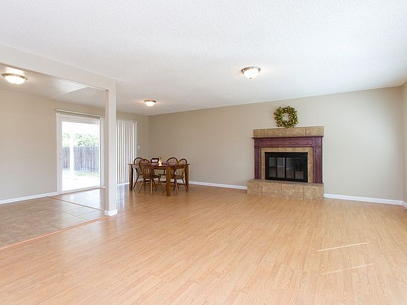 3rd image of 1317 De Cesari Ave