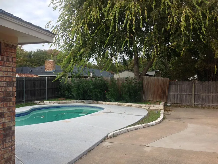1103 Meadow Crest Ln — Photo 9