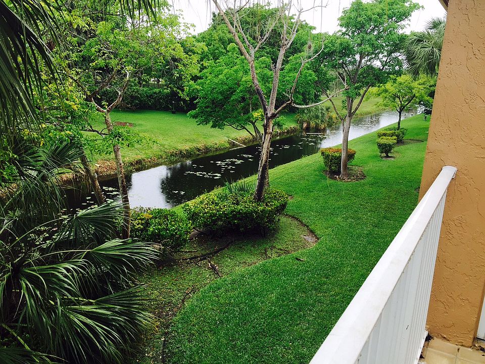 1st image of 10104 Royal Palm Blvd