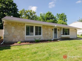 1145 Hunter Dr, Elgin, IL 60120