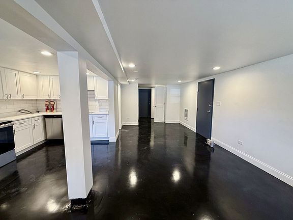 4th image of 4400-02 N Seeley Ave #4400-G