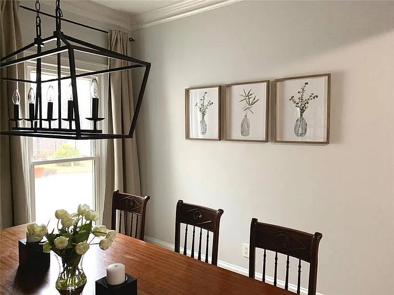 Saint Ives Ct — Photo 22