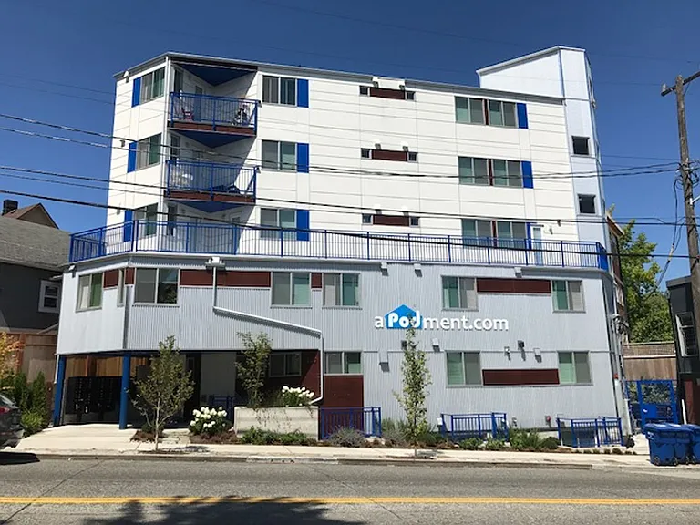 2320 E Madison St — Photo 10