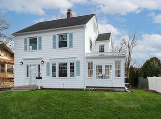 10 Oakland St, Huntington, NY 11743