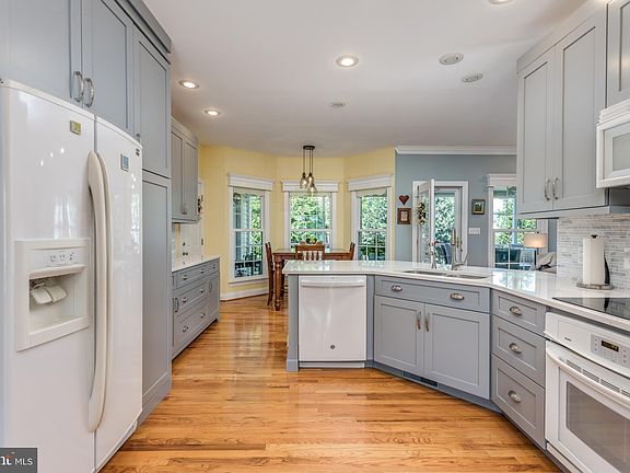 3rd image of 123 Maverick Ct