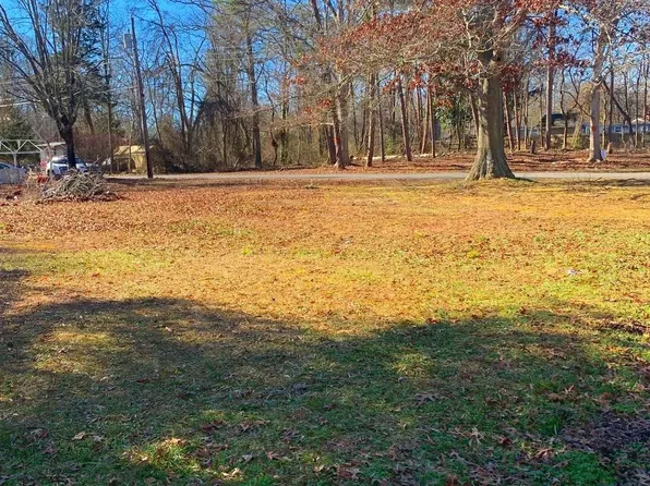 7701 Whittier Dr, Millville, NJ 08332