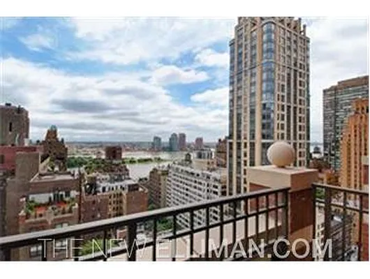 Rented by Douglas Elliman | media 14