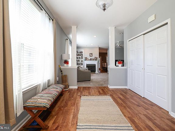 4th image of 15 Shady Stream Rd