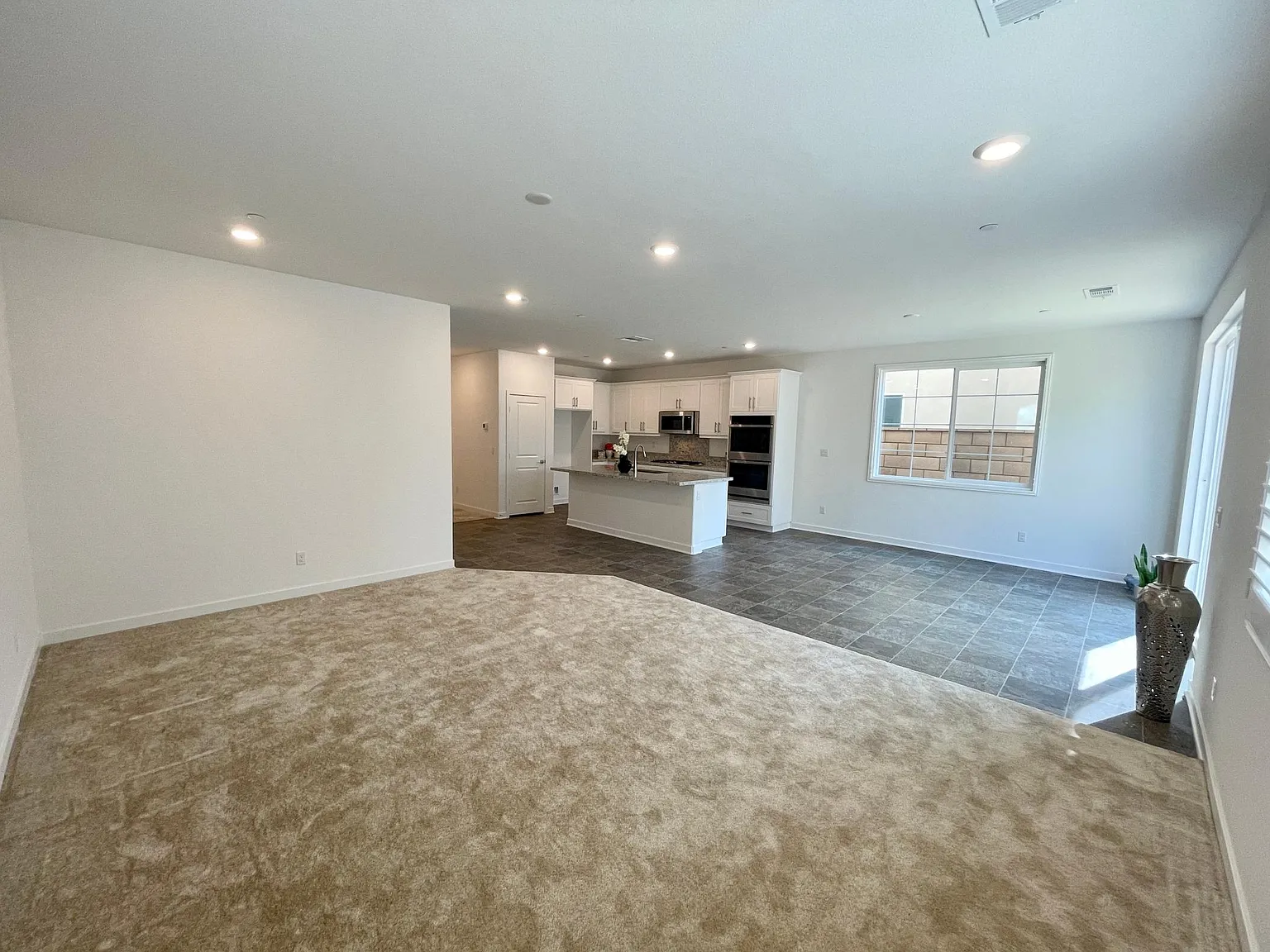 4 bed, 2315 sqft, $3,950 — Photo 4