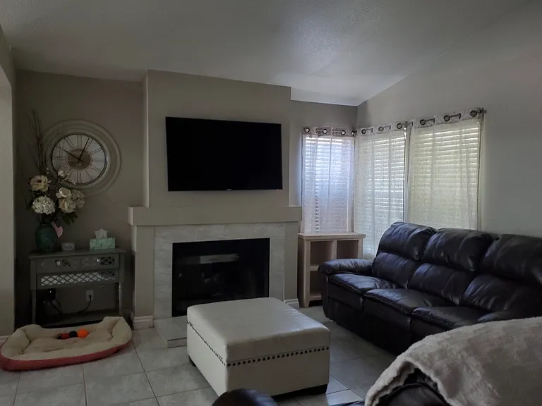 Zuma Dr — Photo 4