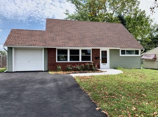 206 Kenwood Dr S, Levittown, PA 19055