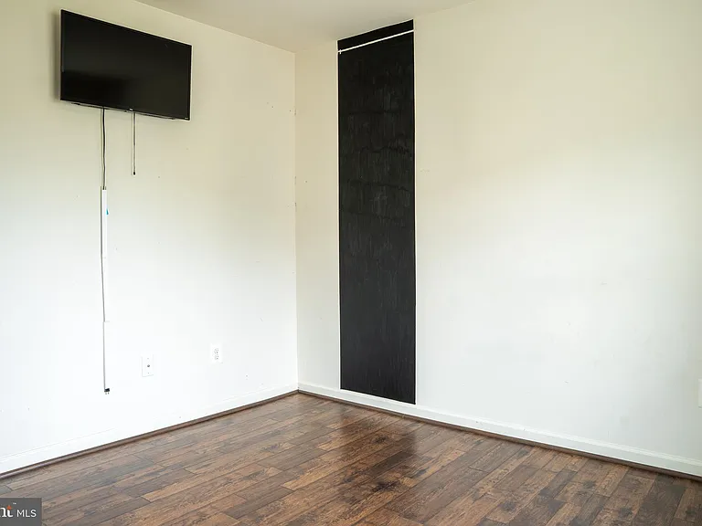 42243 Canary Grass Sq — Photo 39