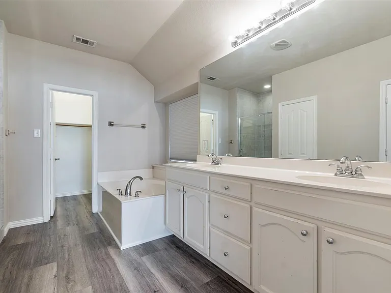 5109 Keating St — Photo 11