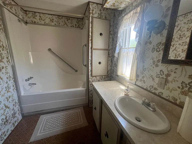 1052 SE Deep Lake Rd — Photo 15