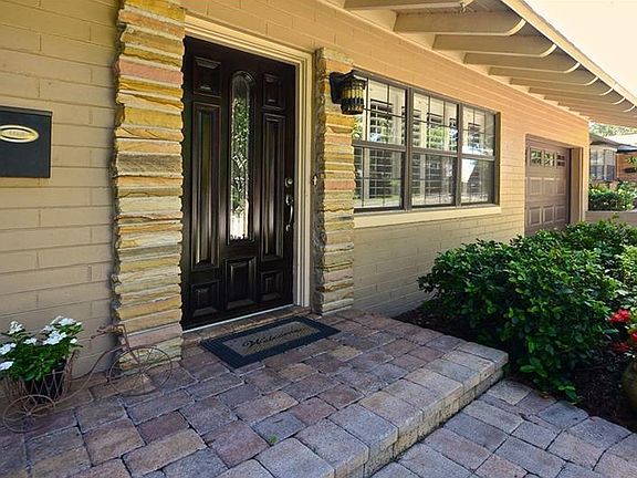 2nd image of 2105 Merritt Park Dr
