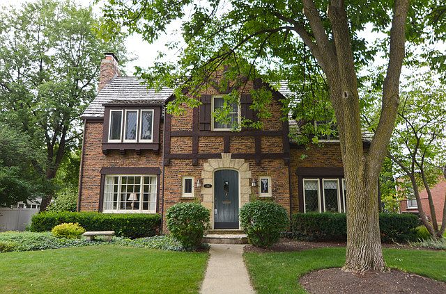 1st image of 194 Merton Ave