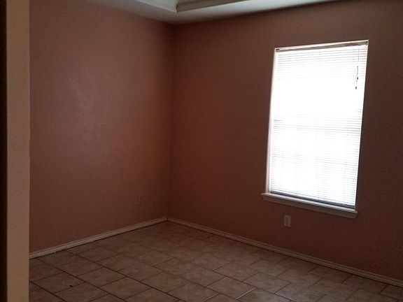 5th image of 1315 Acme Ln