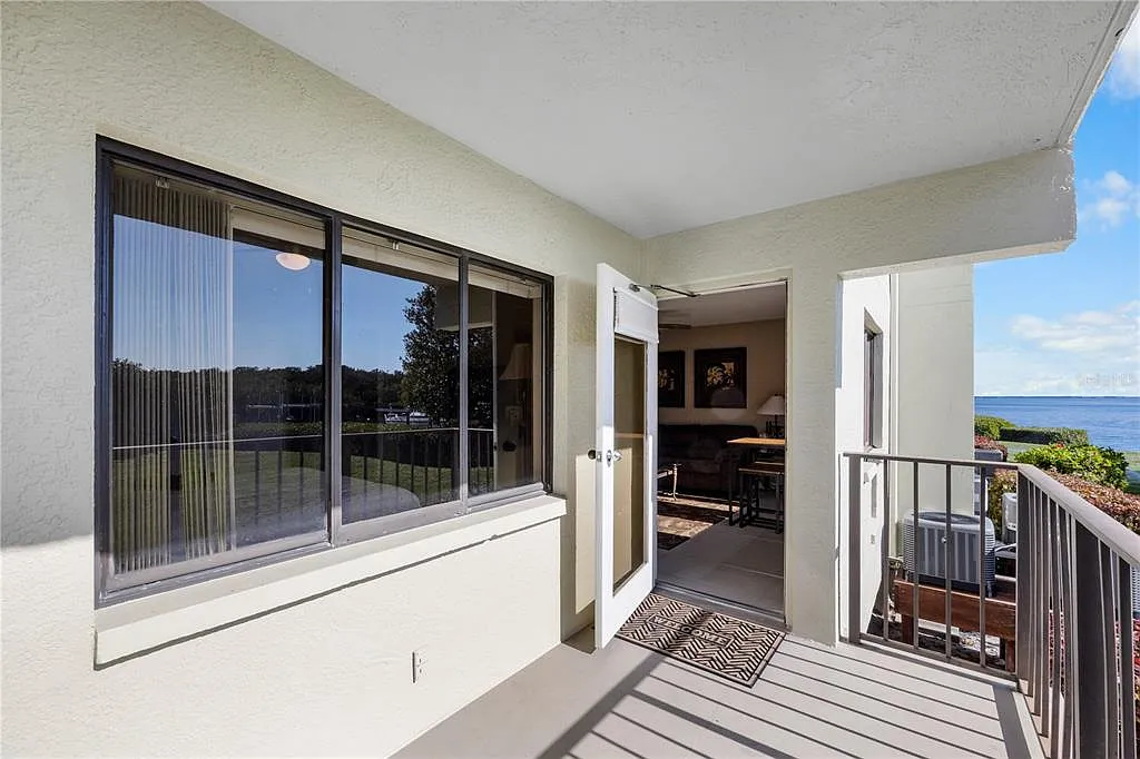 2 bed, 2.0 bath, 835 sqft, $1,800 — Photo 3