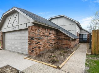 10221 Holly Grove Dr, Fort Worth, TX 76108