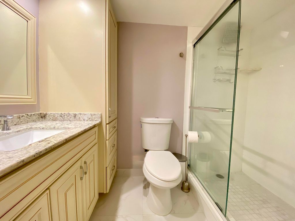 3800 Oaks Clubhouse Dr APT 311, photo 9