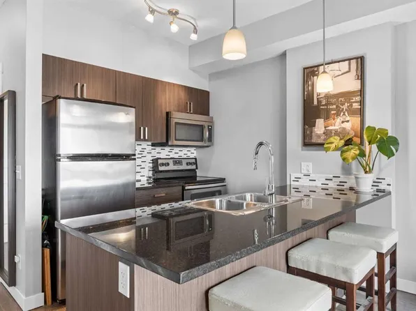 117 Copperpond Cmn N #414, Calgary, AB T2Z 5E2