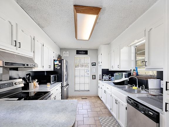 4th image of 416 Toadvine Rd