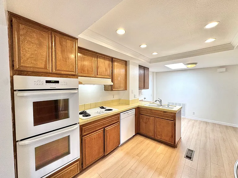 6664 Reservoir Ln — Photo 18