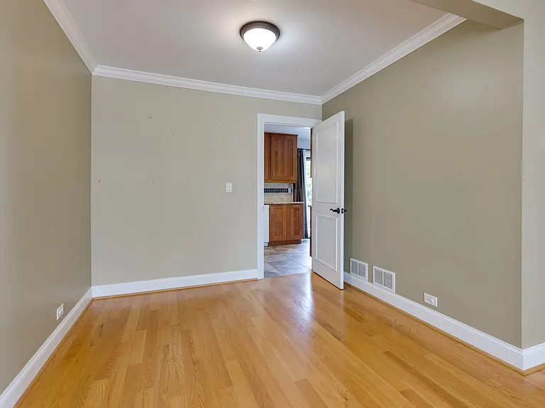740 Lakeview Pt — Photo 8
