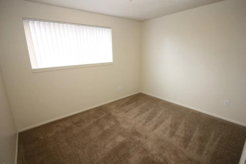 3 bed, 1.5 bath, 1100 sqft, $1,849 — Photo 4