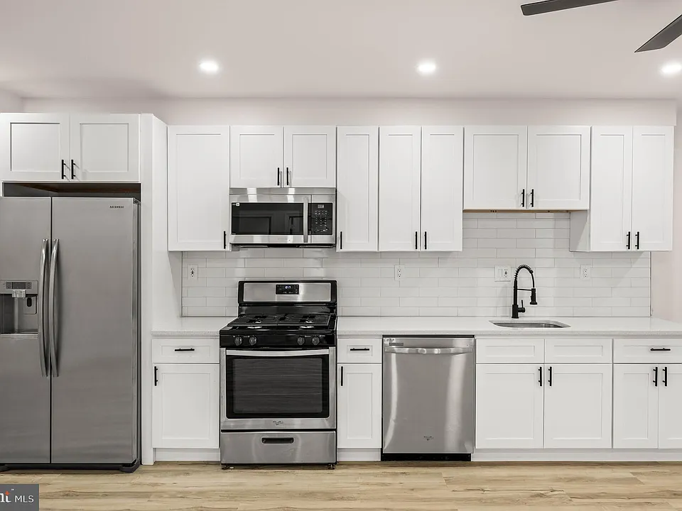 437 W Girard Ave #39-4