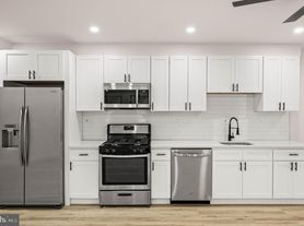 437 W Girard Ave