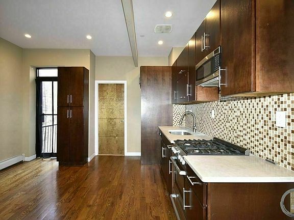 2nd image of 2586 Bedford Ave #L3