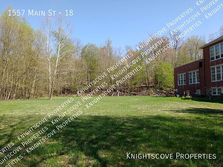 1557 Main St #18 — Photo 18