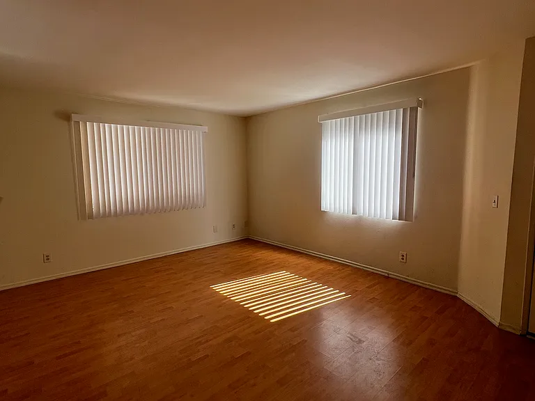 235 N Verdugo Rd #5B — Photo 2
